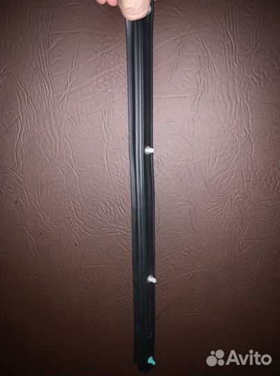 Продам уплотнитель капота