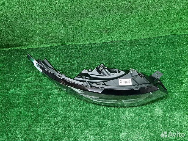 Фара правая Land Rover Discovery V