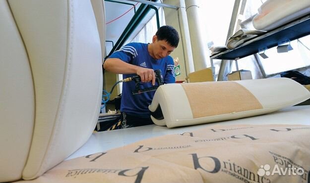 Перетяжка мебели на дому и в мастерской