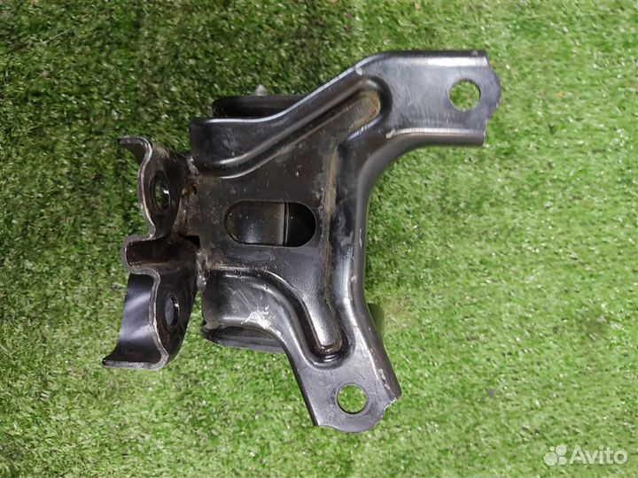 Опора (подушка) двигателя левая Hyundai Tucson (J