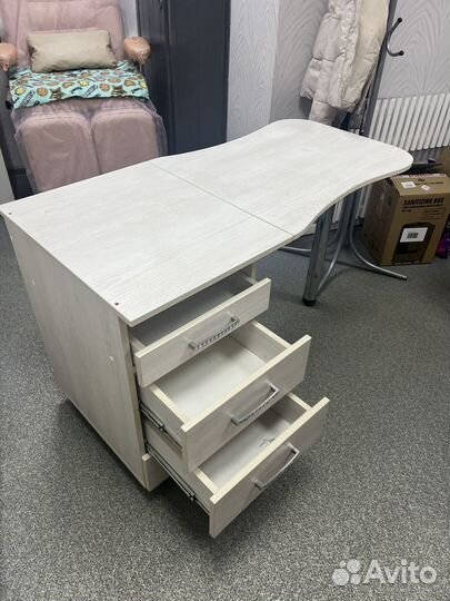 Маникюрный стол складной бу