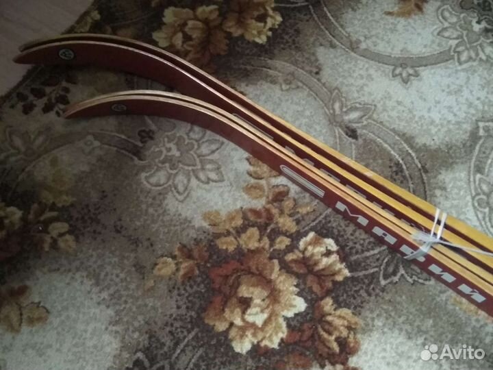 Лыжи и лыжные ботинки р 35