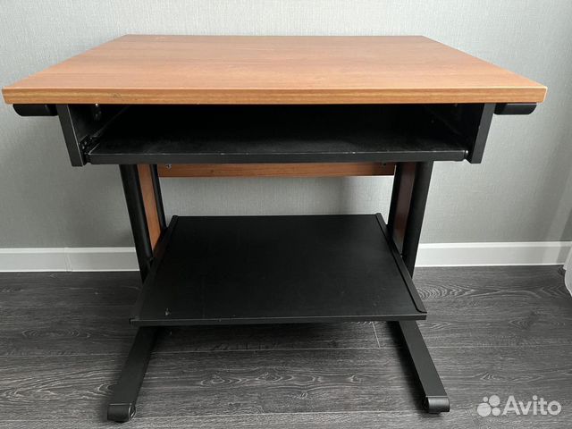 Стол компьютерный с выдвижной полкой купить в Тюмени | Товары для дома ...