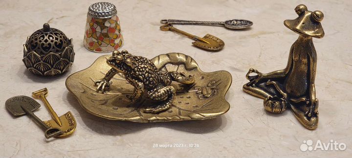 Фигурка лягушка для интерьера латунь бронза медь