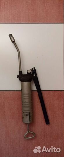 Шприц для нагнетания смазки