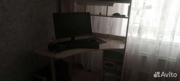 Компьютерный стол бу