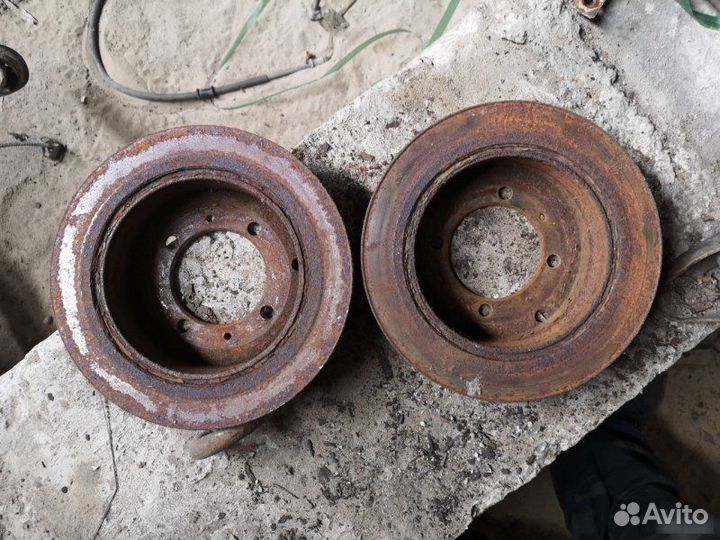 Тормозные диски заднее Mitsubishi Lancer 9