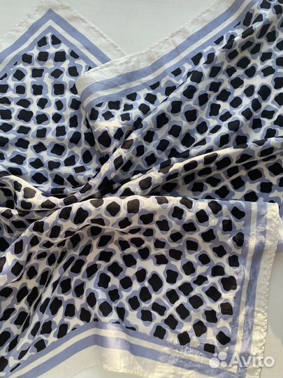 Шелковый шейный платок 50х50