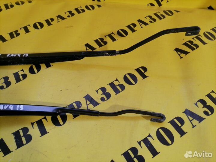 Поводок стеклоочистителя (дворников) Toyota Rav4