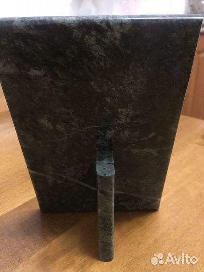 Панно из камня