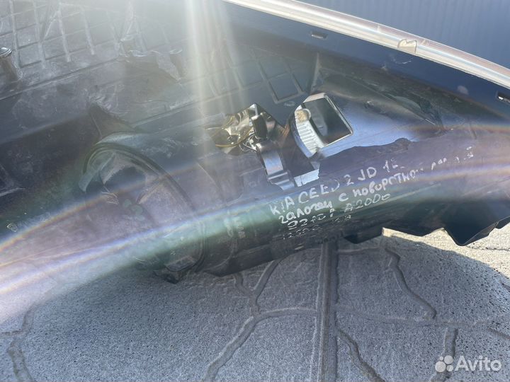 Фара Kia ceed