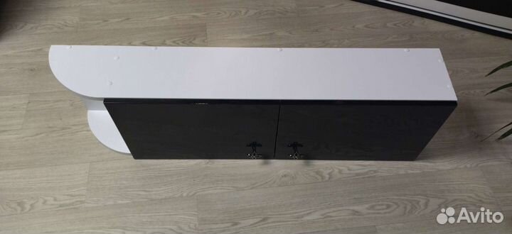 Полка настенная навесная