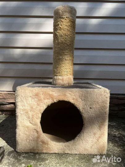 Домик для кошки с когтеточкой