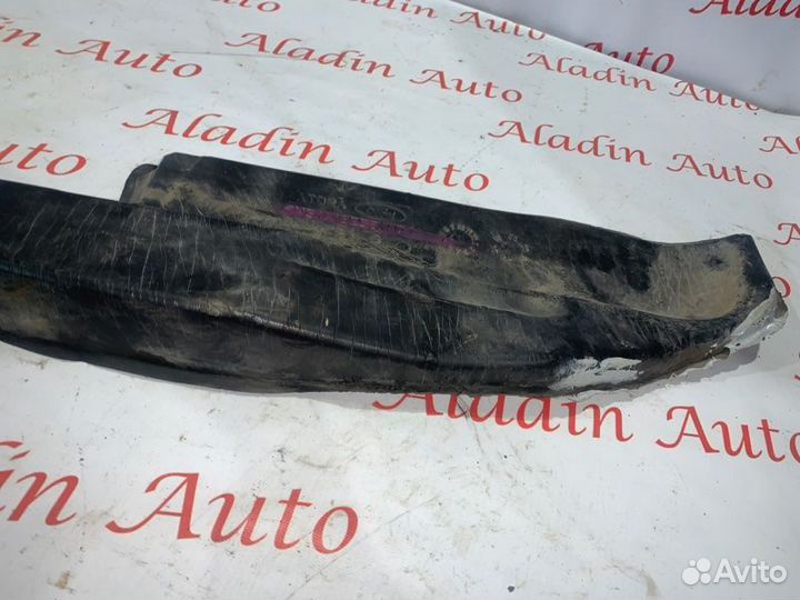 Уплотнитель крыла передний левый Ford Focus 3 1.6