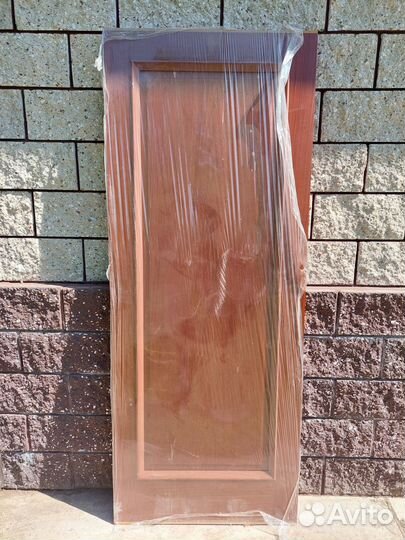 Продаются новые двери с натуральным шпоном