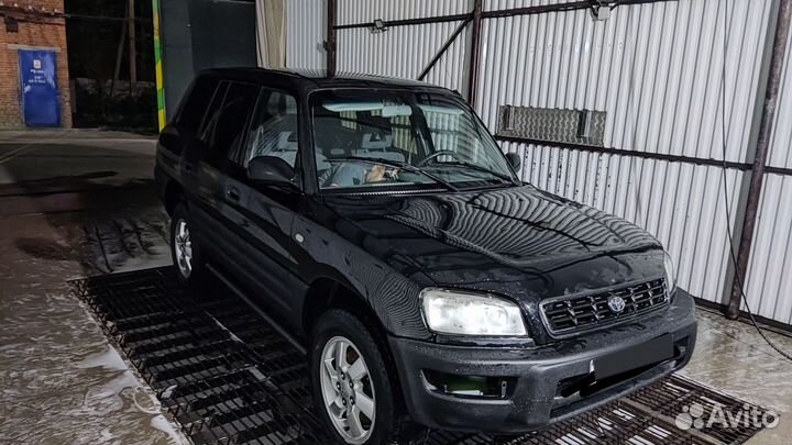 Toyota RAV4 2.0 AT, 1998, 300 000 км