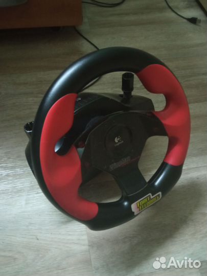 Игровой руль Logitech Wingman Formula (почти момо)