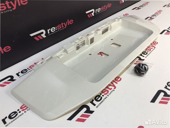 Накладка на 5-ю дверь Land Cruiser Prado 150 R245