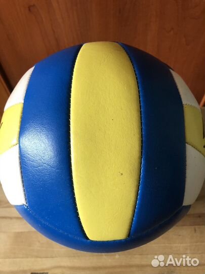 Волейбольный мяч