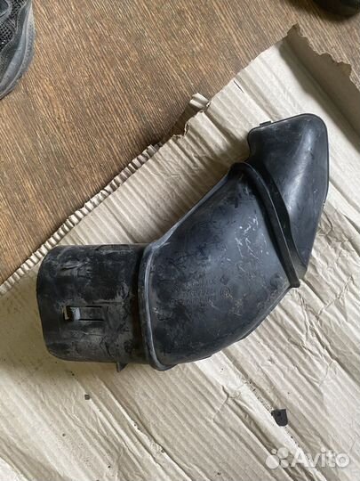 Патрубок воздушного фильтра Bmw e60