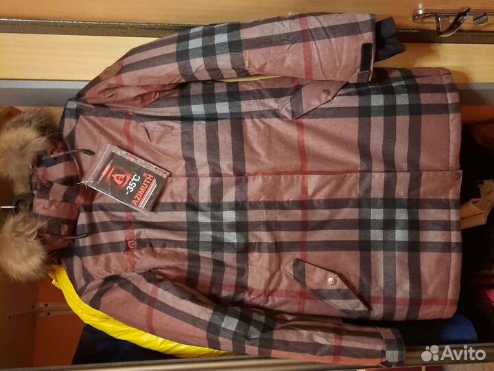 Куртка с натуральным мехом енота