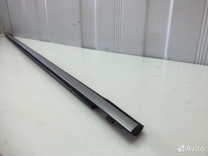 Уплотнитель (бархотка ) задний правый Nissan