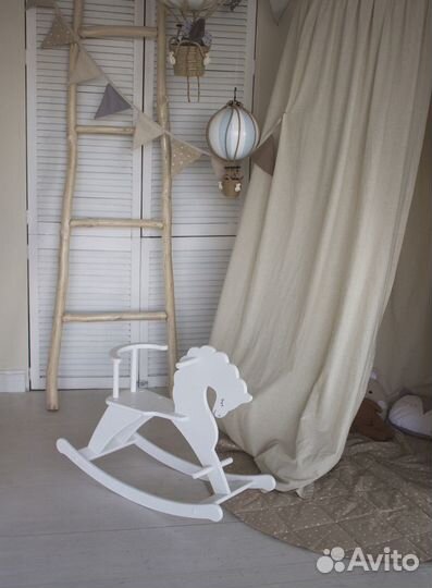 Детская деревянная лошадка качалка