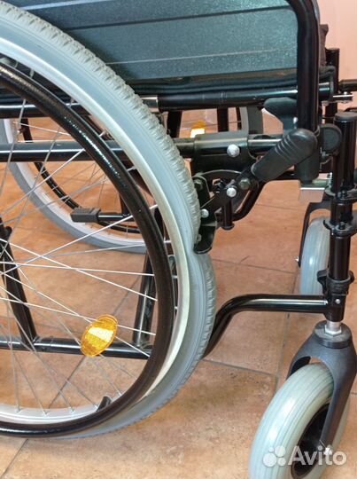 Инвалидная кресло-коляска