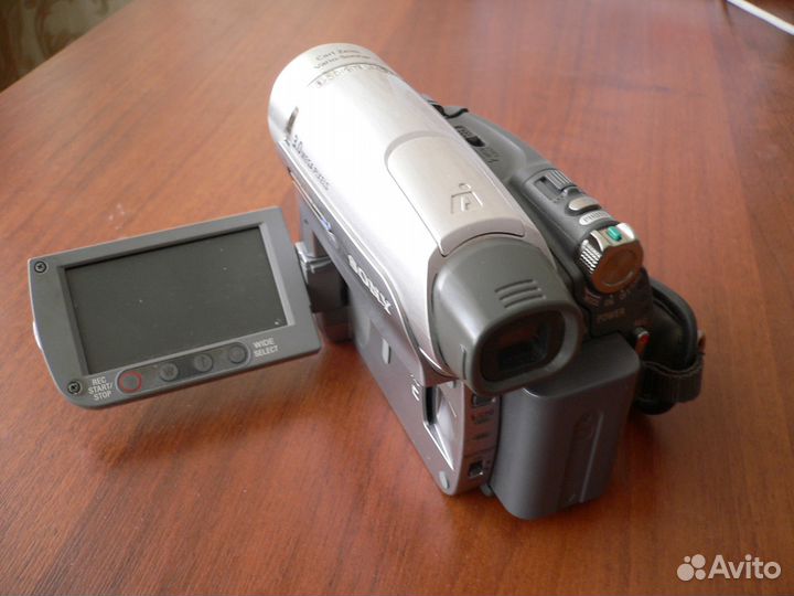 Видеокамера Sony DCR-HC94E