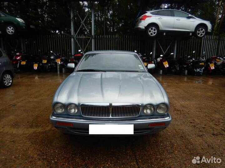 Накладка стойки пер.прав. серая Jaguar XJ (X300)