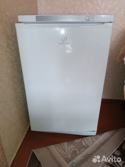 Морозильная камера indesit SFR100.001