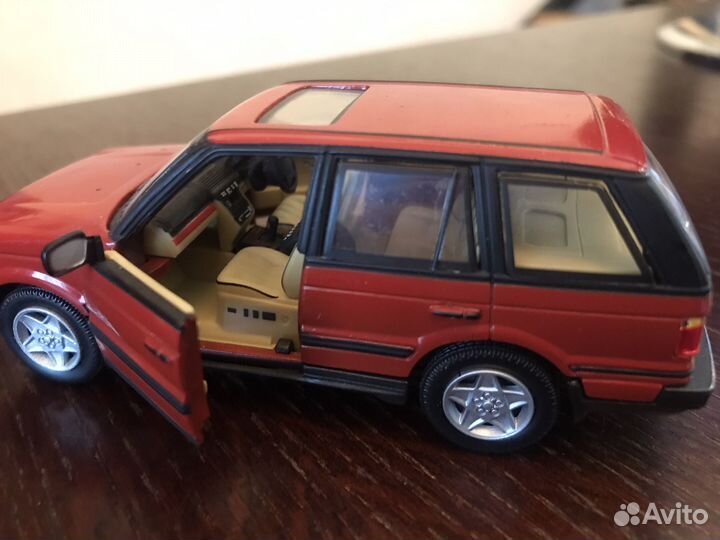 Модель автомобиля1-43 Rover