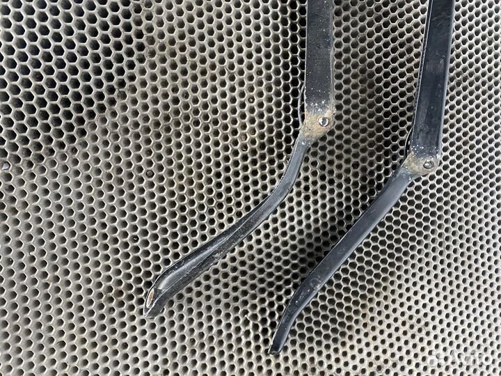 Поводок стеклоочистителя передний Ford Fusion