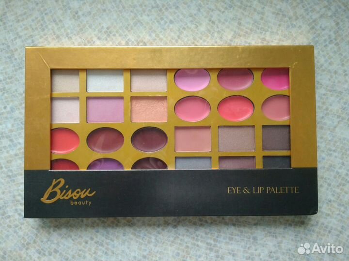 Палетка для глаз и губ