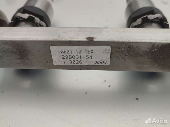 Mazda 3 топливная рампа с форсунками