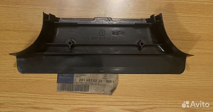 Накладка средней стойки MB