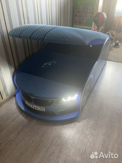 Детская кровать машина