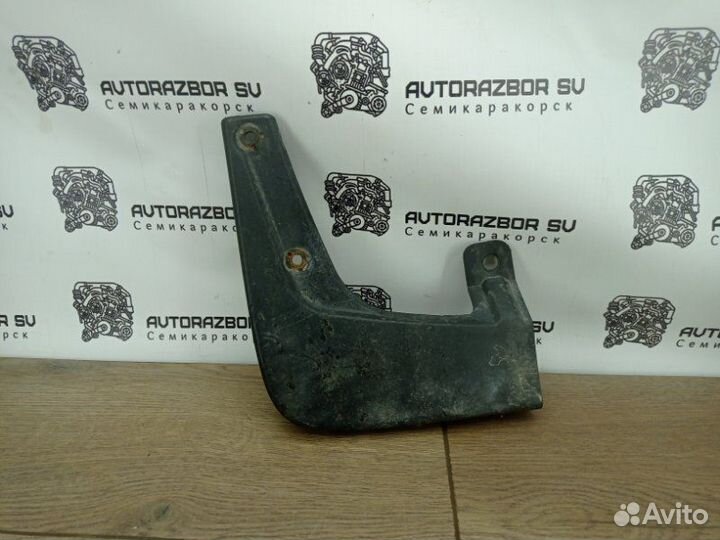 Брызговик передний правый Kia Cerato 1 седан G4FC