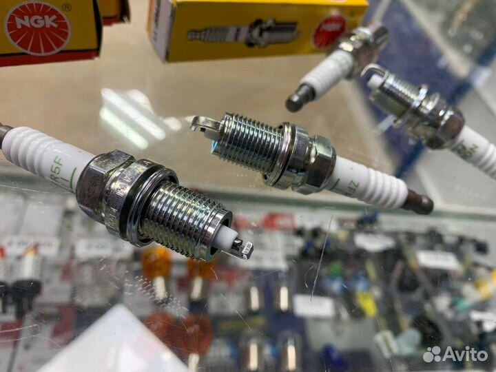 Свеча зажигания Opel Astra H