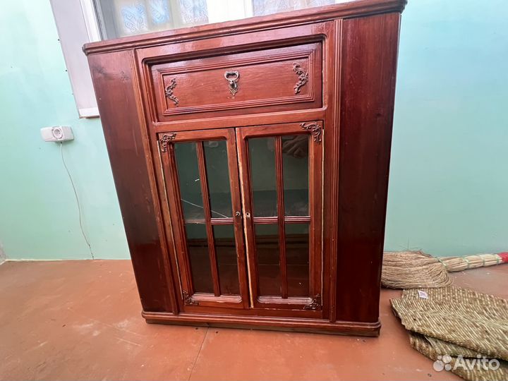 Старинный буфет