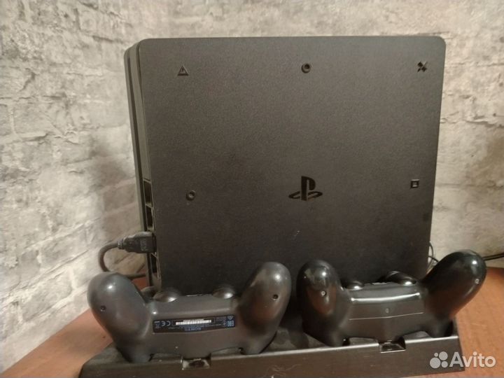 Sony playstation 4 slim