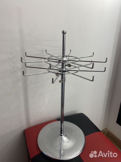 Напольные вешалки для магазина