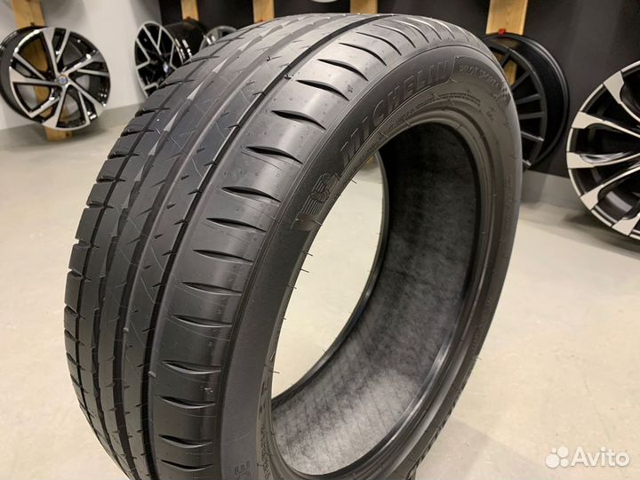 Michelin Pilot Sport 4 235/55 R19 105Y