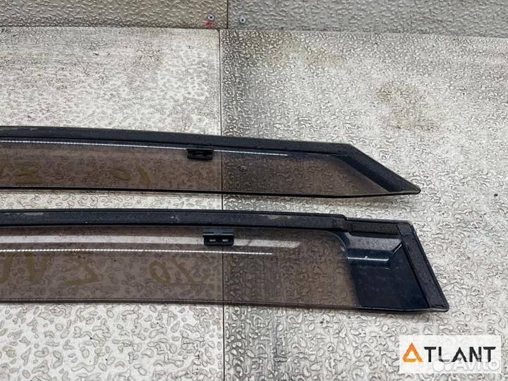 Ветровики комплект toyota prius