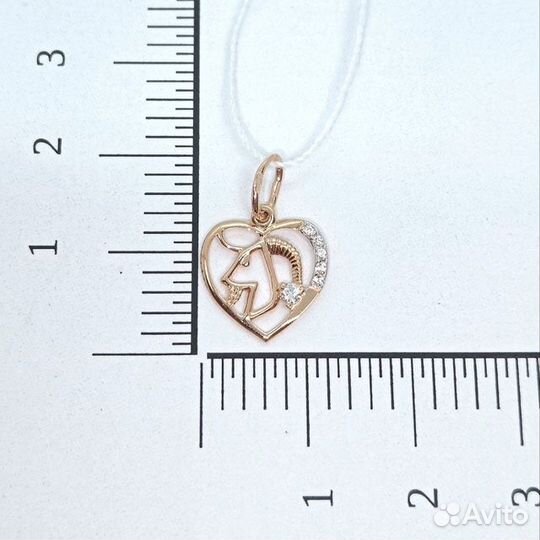 Золотая подвеска с фианитом