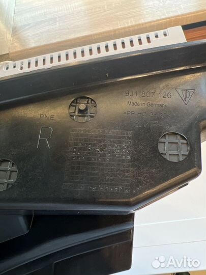 Кронштейн на задний бампер правый Porsche Taycan