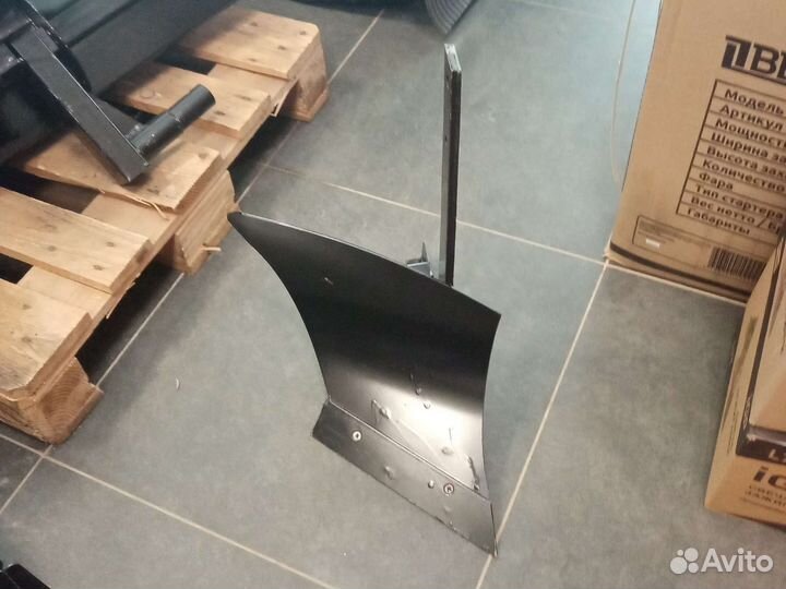 Плуг, окучник, сцепка на мотоблок