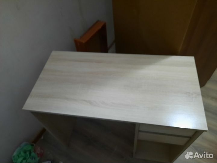 Письменный стол