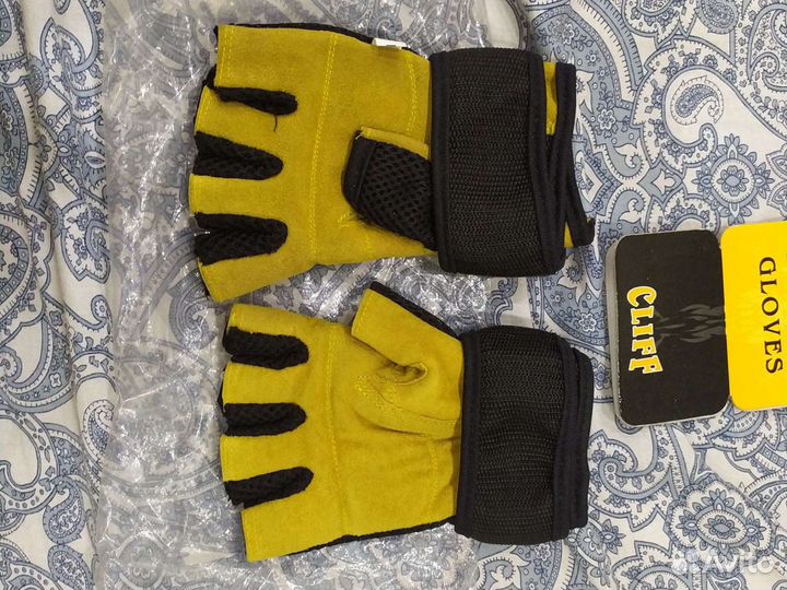 Перчатки для спорта и велосипеда