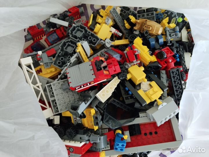 Конструктор, совместимый с лего